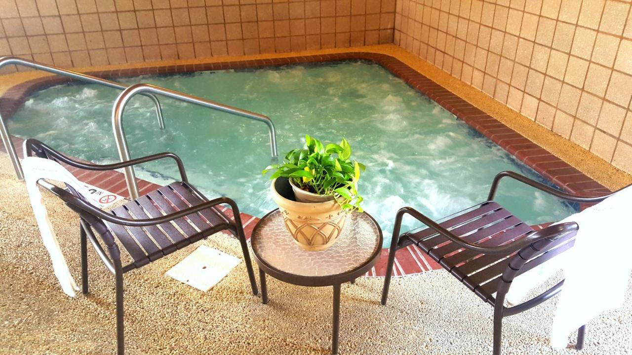 Americinn By Wyndham Garden City Exterior photo